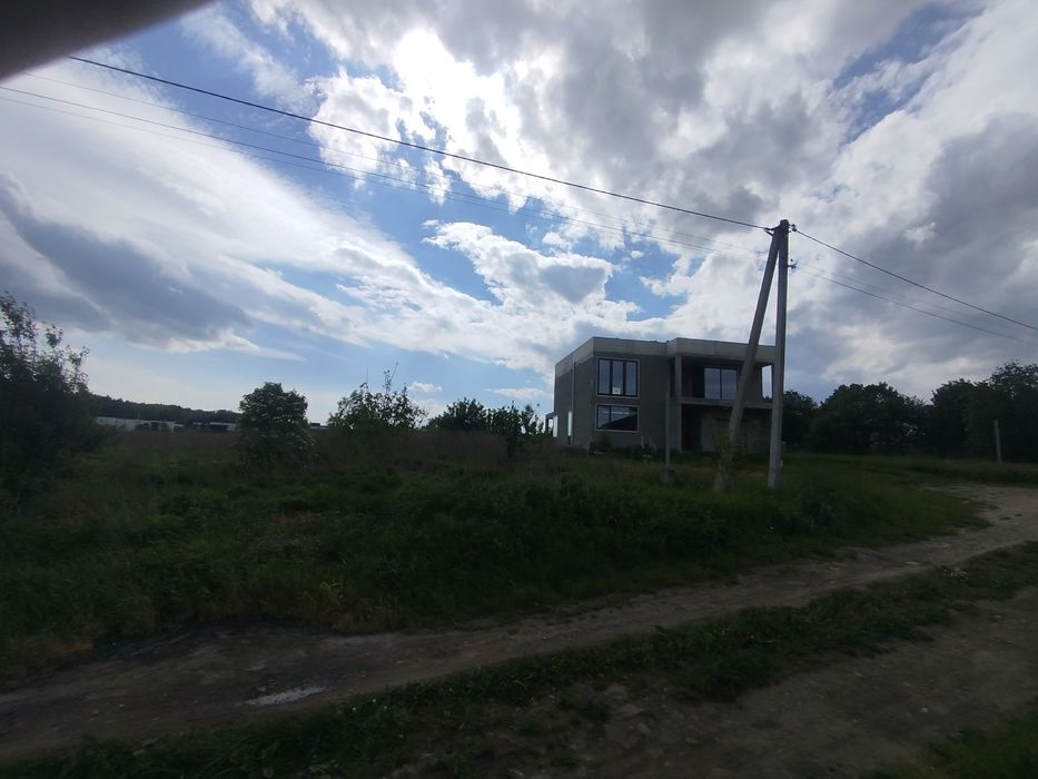 Продаж земельної ділянки, Зубра